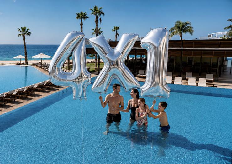 MULTIPLY YOUR SUMMER! Krystal Grand® Los Cabos MULTIPLY YOUR SUMMER! Krystal Grand® Los Cabos