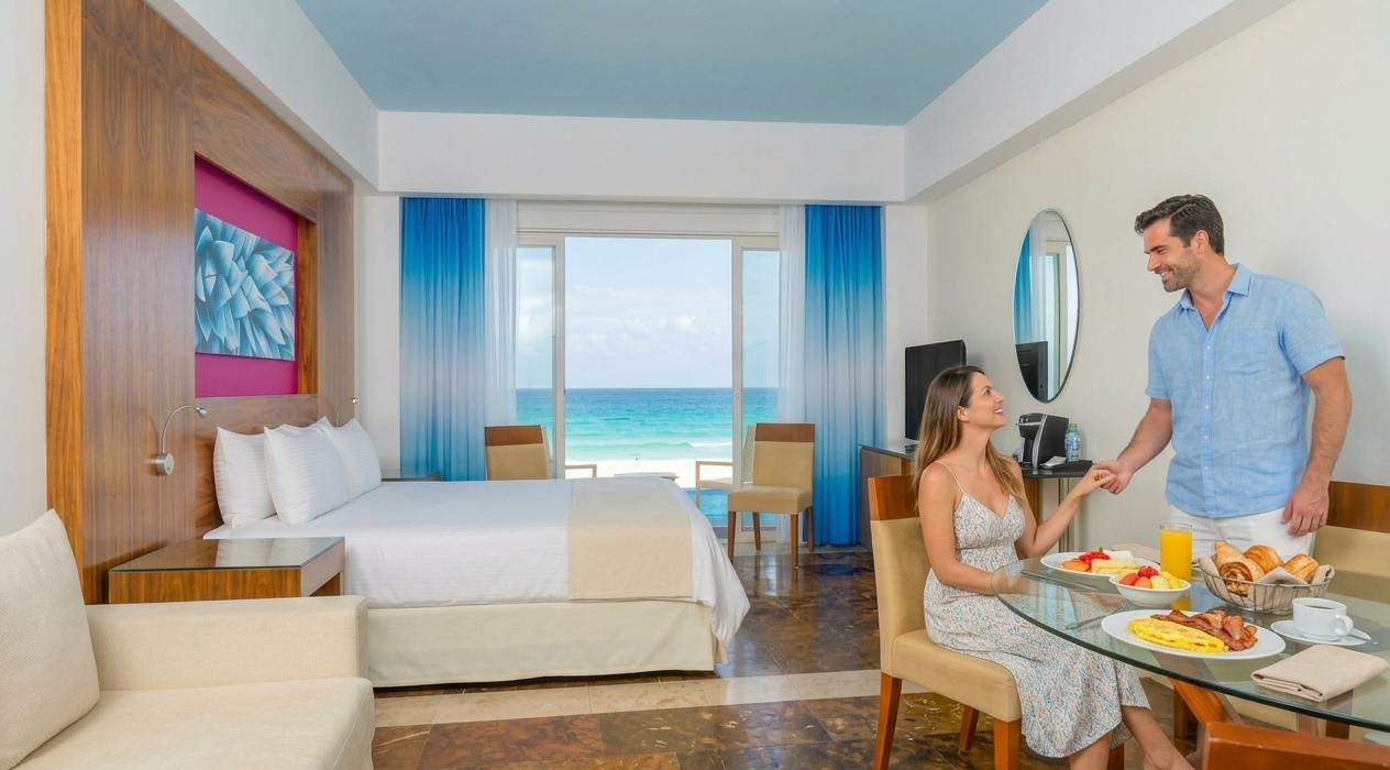Altitude® Krystal Grand® Los Cabos Altitude® Krystal Grand® Los Cabos